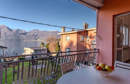 Germignaga Apartment | Nice apartment for 6 guests with WIFI, TV and patio