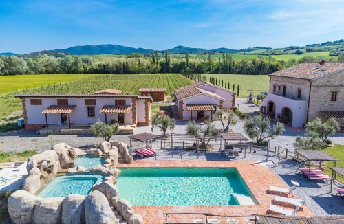 Guardistallo Apartment | Nice apartment for 4 people with A/C, pool, WIFI, patio and pets allowed