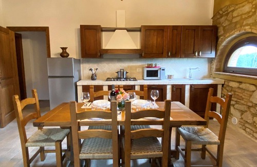 Guardistallo Apartment | Nice apartment for 4 people with WIFI, A/C, pool, TV, pets allowed and panoramic view