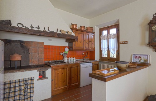 Poggiarello Apartment | Nice apartment for 4 people with WIFI, TV, patio, pets allowed, panoramic view and parking