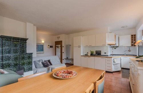 Ranzo Apartment | Nice apartment for 4 people with TV, terrace and pets allowed