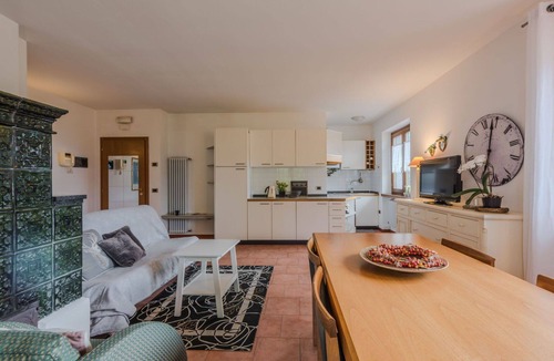Ranzo Apartment | Nice apartment for 4 people with TV, terrace and pets allowed