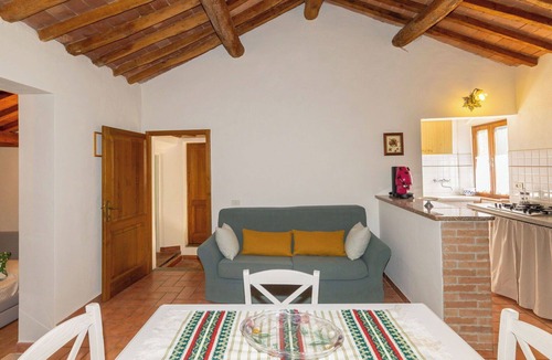 Montescudaio Apartment | Nice apartment for 5 people with WIFI, patio and pets allowed