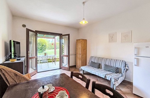 Montorsaio Apartment | Nice apartment for 2 people with pool, WIFI, TV, patio and panoramic view
