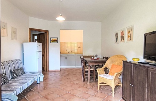 Montorsaio Apartment | Nice apartment for 2 people with pool, WIFI, TV, patio and panoramic view