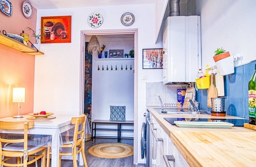 Est Apartment | Nice apartment for 2 people with A/C, TV and balcony