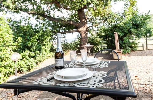 San Macario In Monte Villa | Nice apartment in villa for 4 guests with WIFI, pool, TV, patio and pets allowed