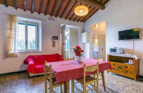 Monteriggioni Villa | Nice apartment in villa for 5 guests with pool, WIFI, TV, patio, pets allowed and panoramic view