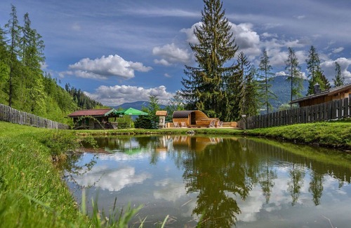 Pfarrwerfen House | Nice apartment in villa for 4 people with WIFI, TV, terrace, pets allowed and parking