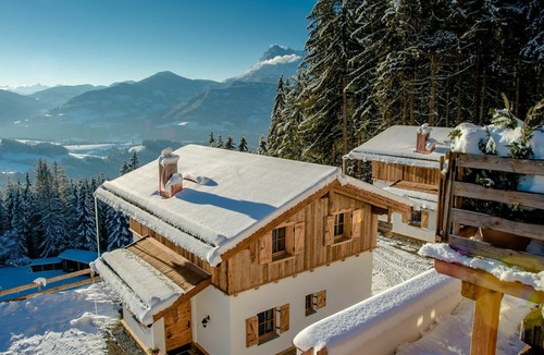 Pfarrwerfen House | Nice apartment in villa for 4 people with WIFI, TV, terrace, pets allowed and parking