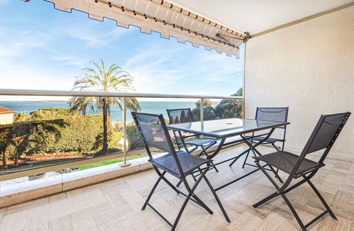 La Croix des Gardes Apartment | Nice apartment in Cannes with house sea view