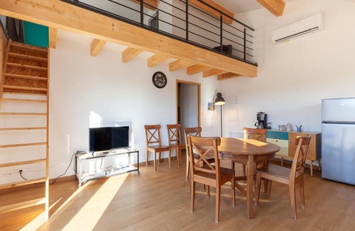 Eyragues Apartment | Nice apartment in Eyragues with WiFi