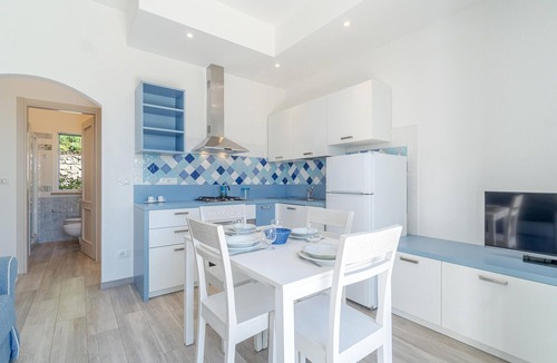 Framura Apartment | Nice apartment in Framura with kitchen