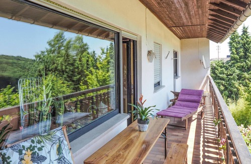 Grenderich Apartment | Nice apartment in Grenderich with WiFi