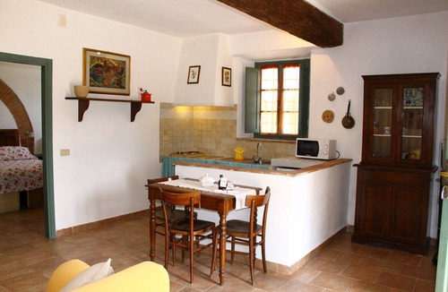 Collesalvetti Apartment | Nice apartment in Guasticce with pool