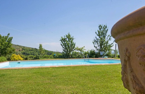 Fornello Villa | Nice apartment in villa for 4 people with WIFI, A/C, pool, TV and parking