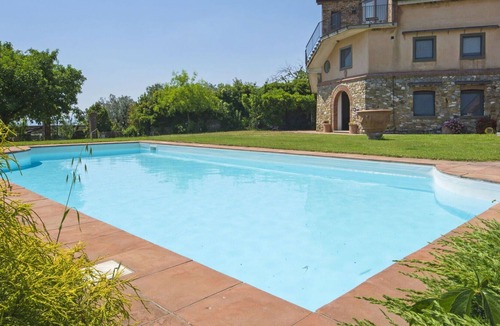 Fornello Villa | Nice apartment in villa for 4 people with WIFI, A/C, pool, TV and parking