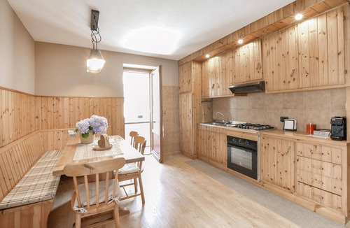 Valtellina Apartment | Nice apartment in Lanzada with WiFi