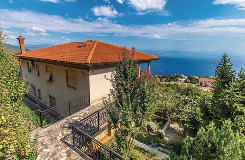 Lovran Apartment | Nice apartment in Lovran with house sea view