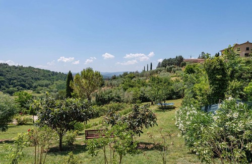 Gavignano Villa | Nice apartment in villa for 2 people with WIFI, pool and TV, close to San Gimignano