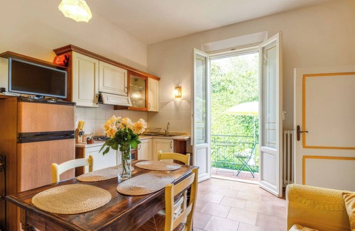 Gavignano Villa | Nice apartment in villa for 2 guests with A/C, pool, WIFI, TV and patio, close to San Gimignano