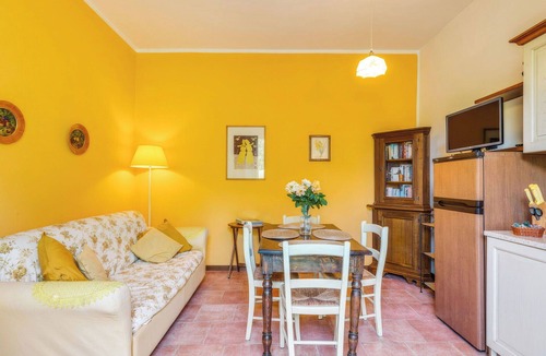 Gavignano Villa | Nice apartment in villa for 2 guests with A/C, pool, WIFI, TV and patio, close to San Gimignano