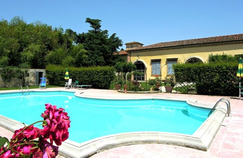 Scarperia Villa | Nice apartment in villa for 4 guests with WIFI, pool, TV and panoramic view