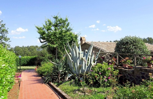Orvieto Villa | Nice apartment in villa for 6 guests with WIFI, pool, TV, patio, pets allowed and parking
