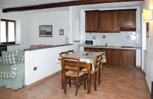 Orvieto Villa | Nice apartment in villa for 6 people with WIFI, pool, TV, patio, pets allowed and parking