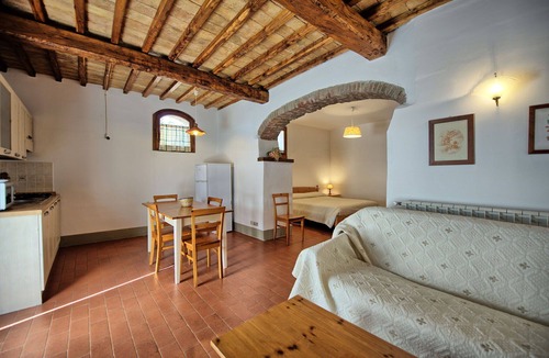 Montebonello Villa | Nice apartment in villa with WIFI, pool, A/C, TV, patio, pets allowed and panoramic view