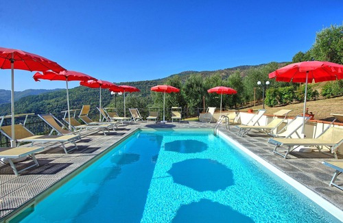 Montebonello Villa | Nice apartment in villa with WIFI, pool, A/C, TV, patio, pets allowed and panoramic view