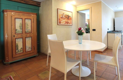 Silea House | Nice apartment in villa for 6 guests with A/C, WIFI, pool, TV, terrace and pets allowed