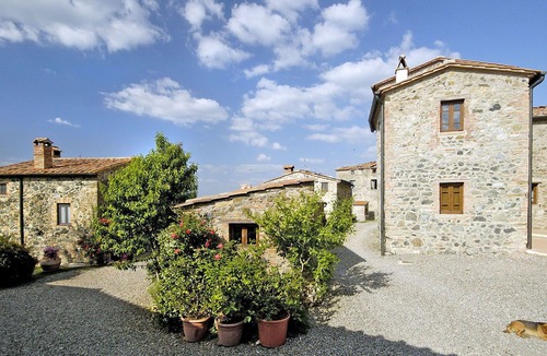 San Macario In Monte Villa | Nice apartment in villa for 4 guests with WIFI, pool, TV, terrace and pets allowed