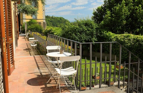 Figline e Incisa Valdarno Apartment | Nice apartment with pool, A/C, WIFI, TV, pets allowed and parking, close to Greve In Chianti
