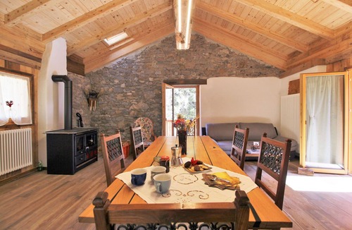 Lozzo di Cadore Apartment | Nice apartment for 5 people with WIFI, balcony, pets allowed and panoramic view