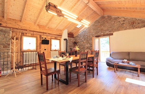 Lozzo di Cadore Apartment | Nice apartment for 5 people with WIFI, balcony, pets allowed and panoramic view