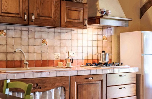 Massa Marittima Apartment | Nice apartment for 4 people with WIFI, pool, TV and patio