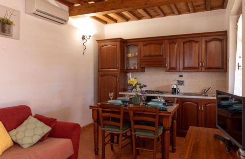 La Pesta House | Nice apartment in villa for 4 guests with WIFI, A/C, TV, terrace and pets allowed