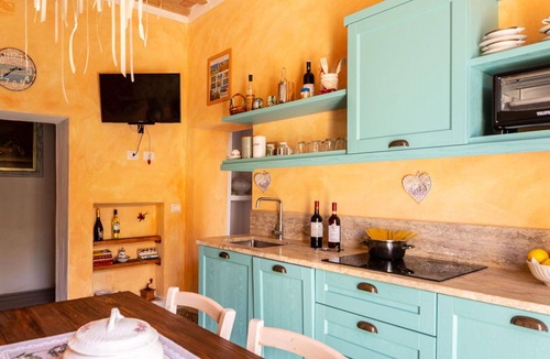Massa Marittima Apartment | Nice apartment for 4 guests with WIFI, TV, balcony and pets allowed