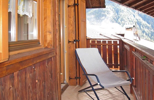 Pozza di Fassa House | Nice apartment in villa for 8 guests with WIFI, TV, balcony, pets allowed and parking