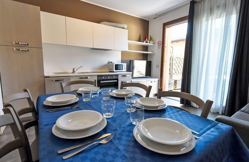 Spinone Al Lago Apartment | Nice apartment for 6 guests with WIFI, pool, A/C, TV and terrace
