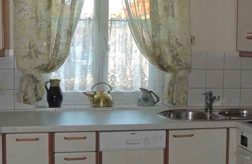 Meidling Apartment | * Nice apartment right next to Schönbrunn Palace Park, own car park