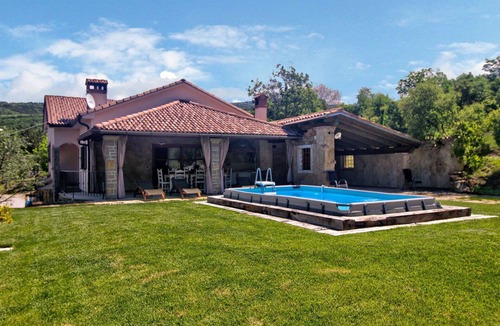 Hrastovlje Apartment | Nice apartment with A/C, private pool, WIFI, TV, terrace, pets allowed and panoramic view
