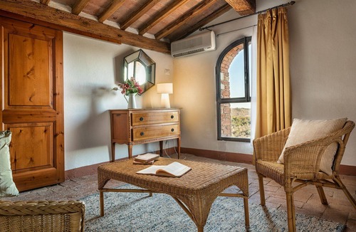 Tavarnelle Val di Pesa Apartment | Nice apartment with WIFI, pool, A/C, TV, pets allowed and panoramic view, close to Greve In Chia.