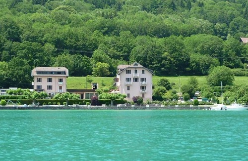 Angon Apartment | Nice apartment with private beach on Annecy lake
