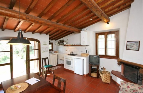 Montelupo Fiorentino Apartment | Nice apartment with WIFI, pool, TV, pets allowed and panoramic view, close to Florence