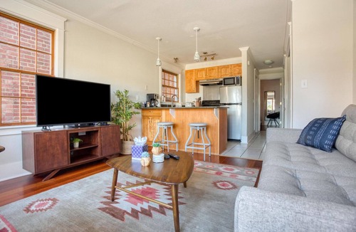 Capitol Hill Apartment | Nice Capitol Hill Studio, near Light Rail, Park & Museum, by Blueground