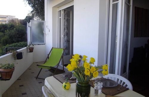 Les Baumettes Apartment | Nice center, two room flat, terrace with seaview, parking space, wifi access