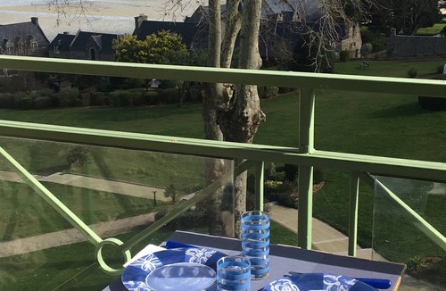 Dinard Apartment | Nice duplex apartment in an ancient priory, access to the beach through the park