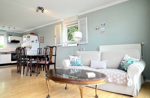 Stevensweert House | Nice holiday home by the water in Stevensweert